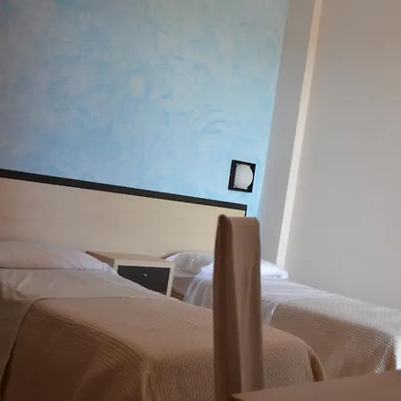 拉西埃斯特酒店 2* 托里诺迪桑格罗