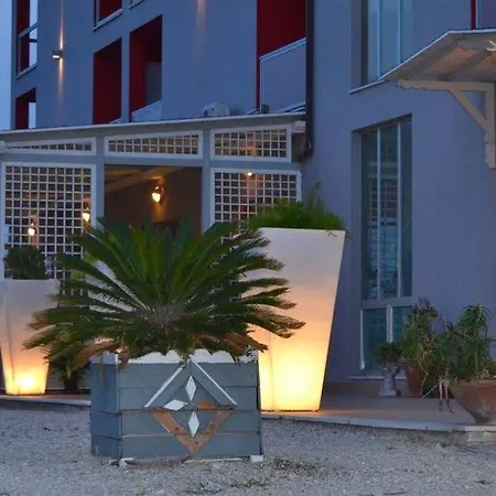 La Siesta فندق 2*